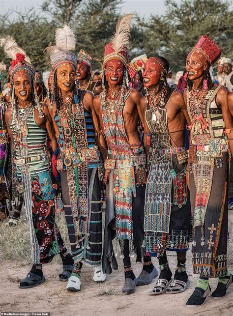 Discover the fascinating Wodaabe tribe: a traditional African community